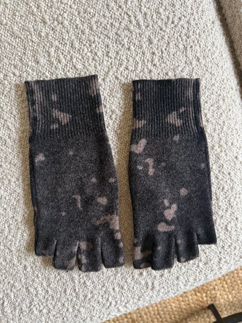 Autumn Cashmere Fingerless Cashmere Gloves